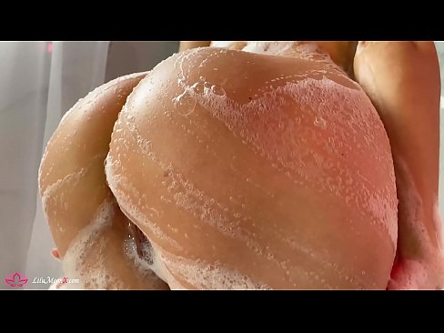 ❤️ Brunette dushda kuchli orgazm uchun vibrator bilan mushukni onanizm qiladi ️❌ Super pornoda bizda ❌️❤
